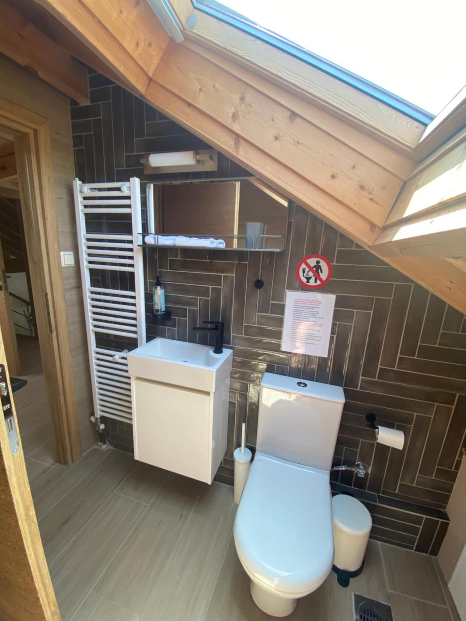 Aristi Boutique Stonehouse With Attic Apartment Екстериор снимка