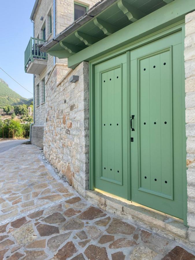 Aristi Boutique Stonehouse With Attic Apartment Екстериор снимка