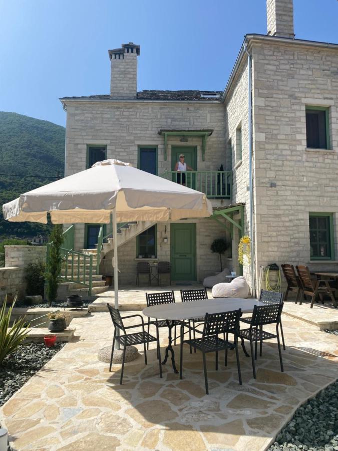 Aristi Boutique Stonehouse With Attic Apartment Екстериор снимка