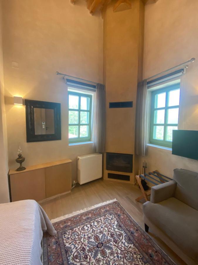 Aristi Boutique Stonehouse With Attic Apartment Екстериор снимка