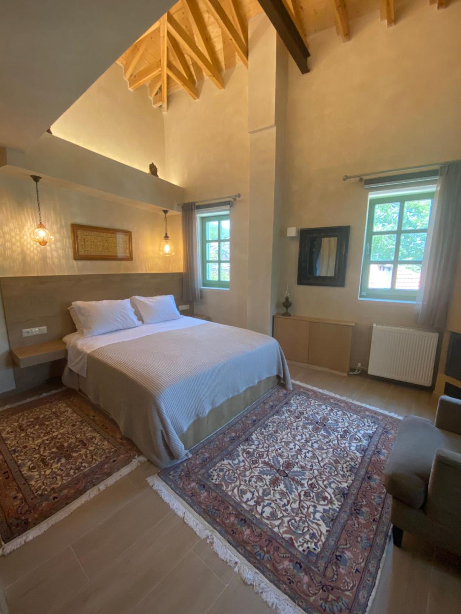 Aristi Boutique Stonehouse With Attic Apartment Екстериор снимка