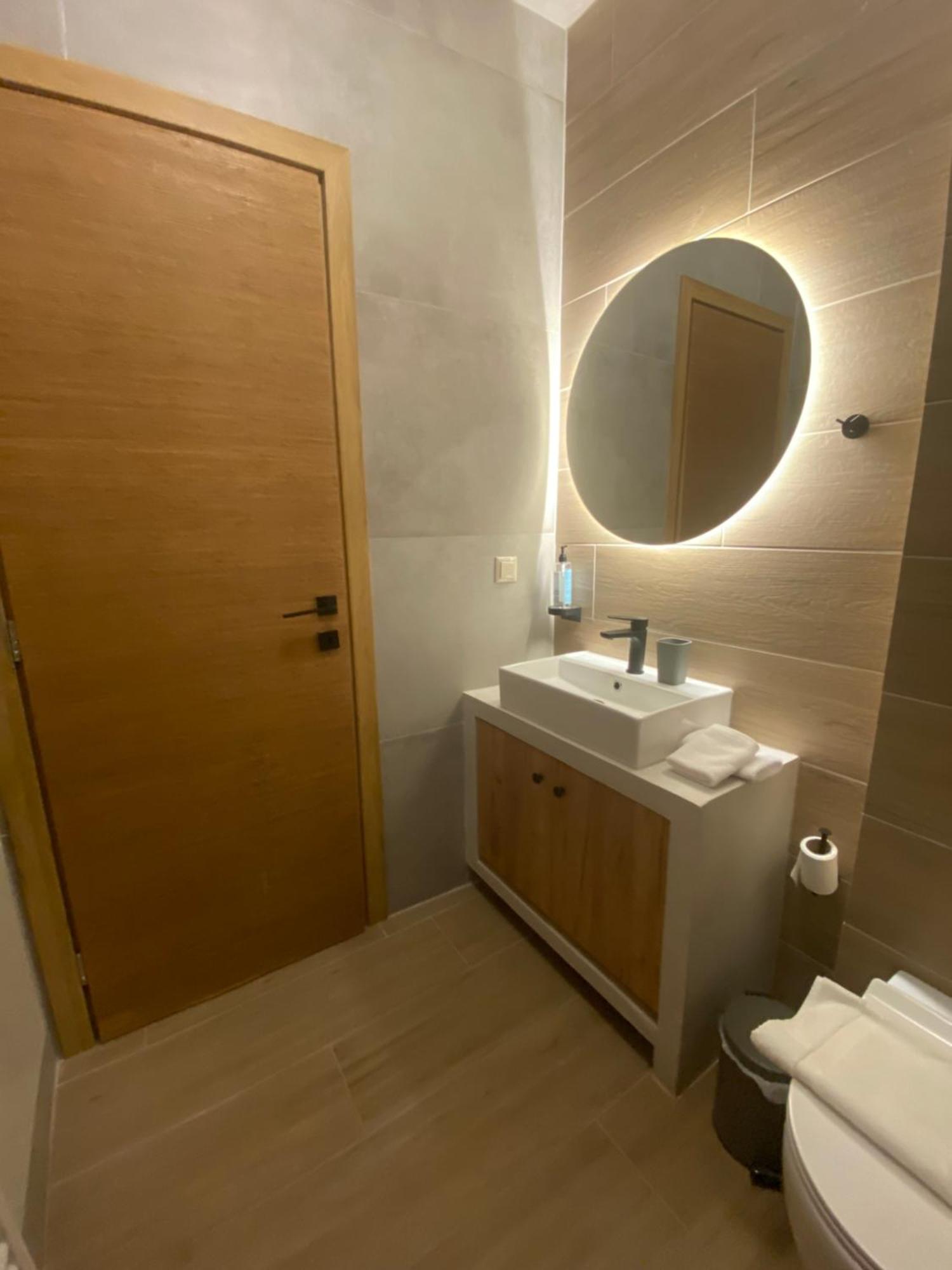 Aristi Boutique Stonehouse With Attic Apartment Екстериор снимка