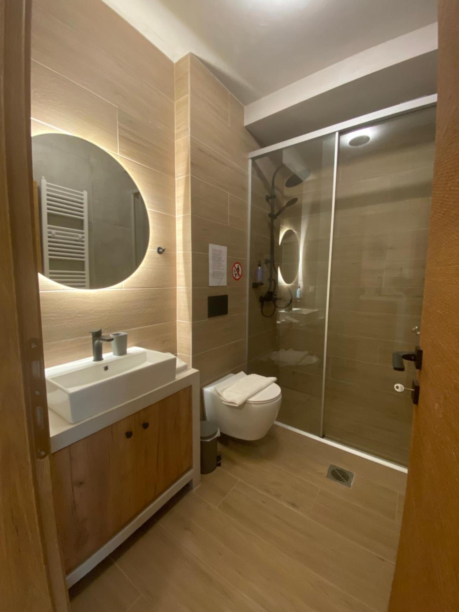 Aristi Boutique Stonehouse With Attic Apartment Екстериор снимка