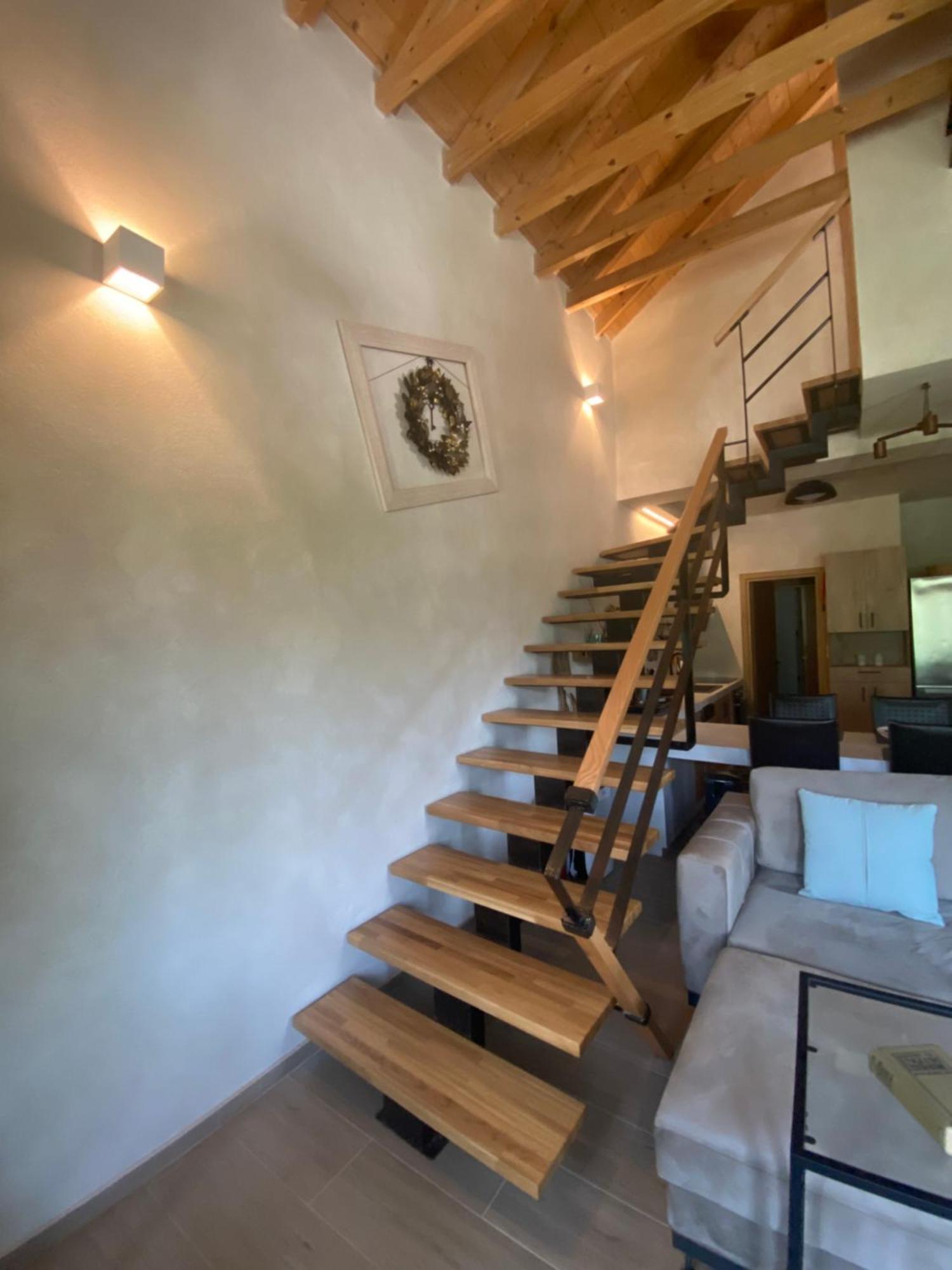 Aristi Boutique Stonehouse With Attic Apartment Екстериор снимка