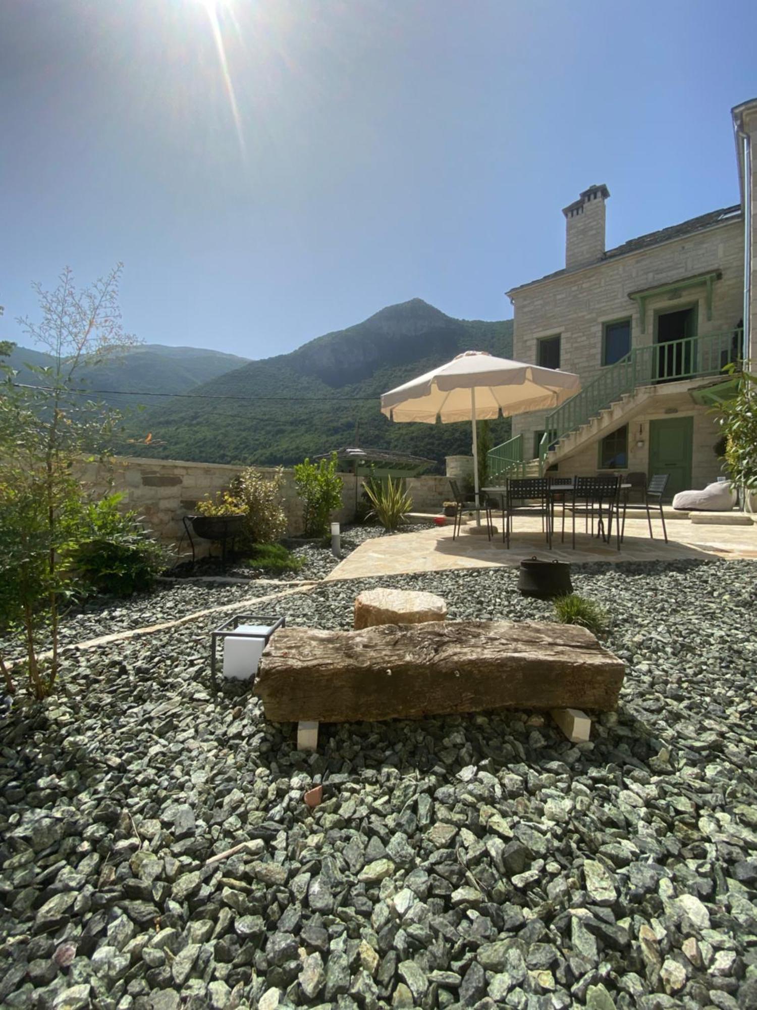 Aristi Boutique Stonehouse With Attic Apartment Екстериор снимка