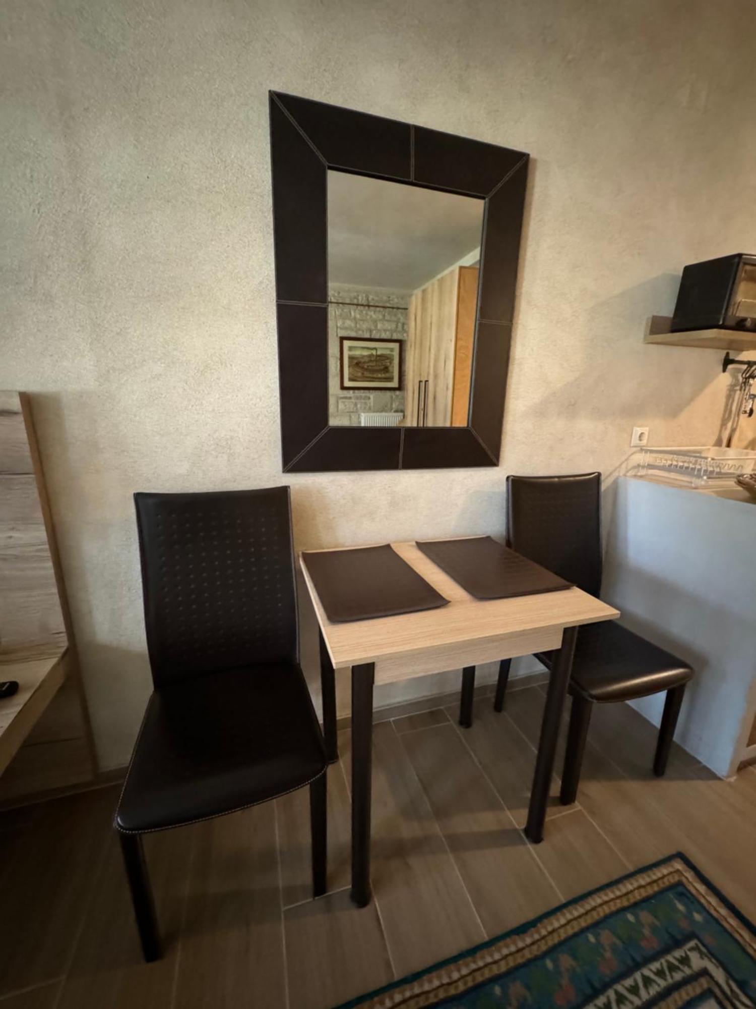 Aristi Boutique Stonehouse With Attic Apartment Екстериор снимка