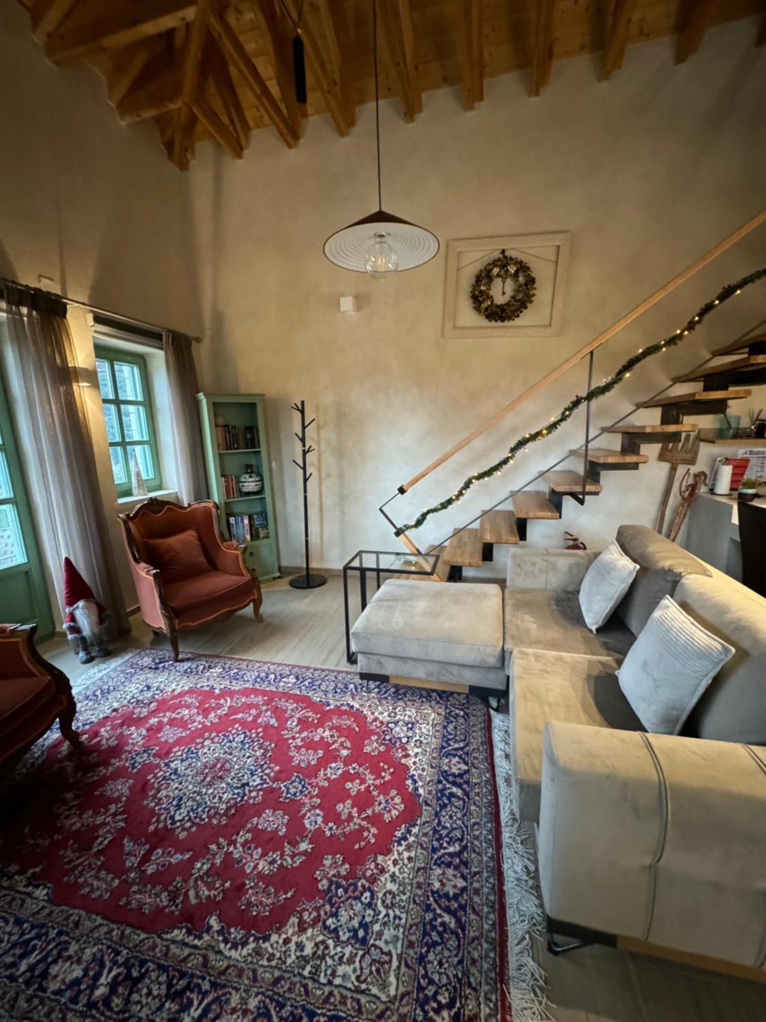Aristi Boutique Stonehouse With Attic Apartment Екстериор снимка