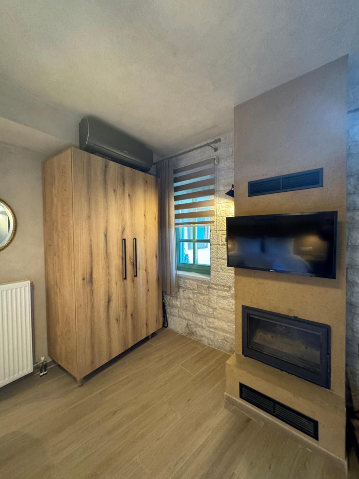 Aristi Boutique Stonehouse With Attic Apartment Екстериор снимка