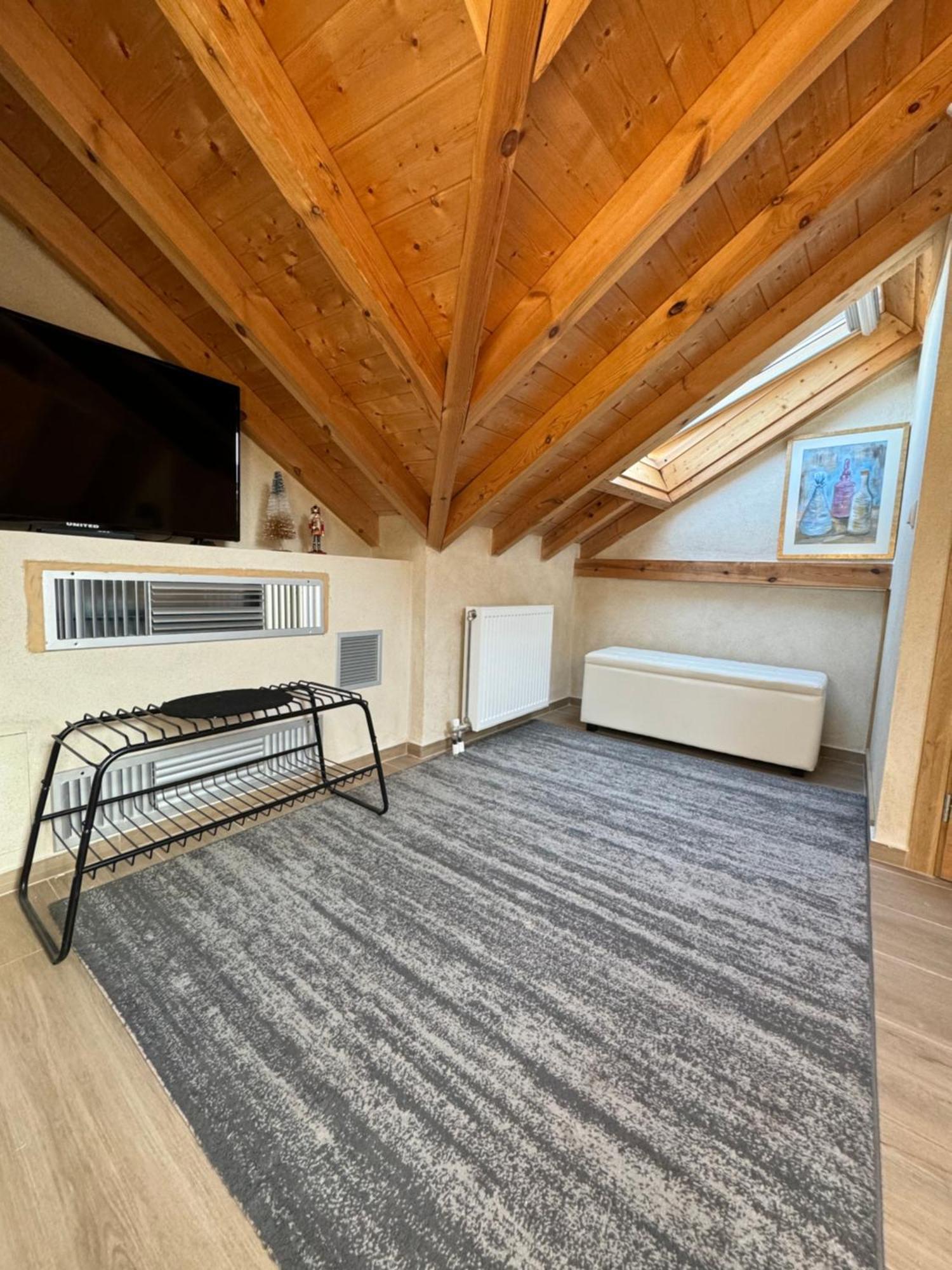 Aristi Boutique Stonehouse With Attic Apartment Екстериор снимка