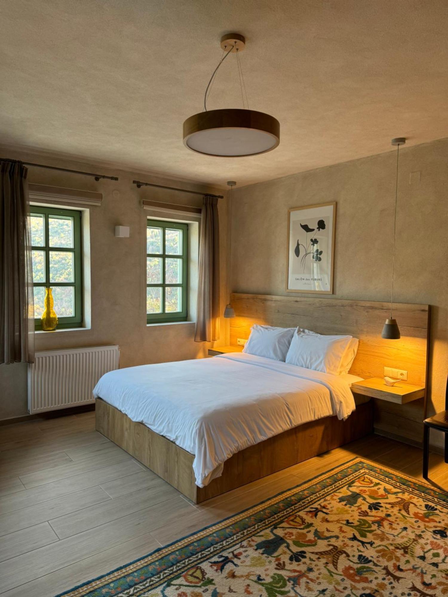 Aristi Boutique Stonehouse With Attic Apartment Екстериор снимка